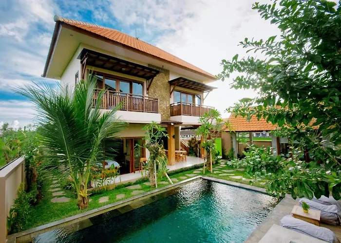 Lucky House Villa *