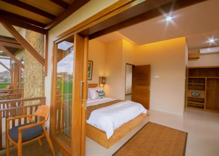 Lucky House Villa *